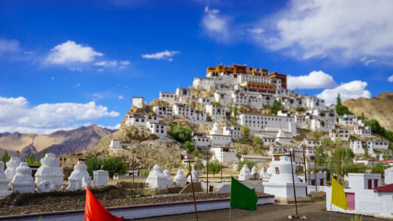 You are currently viewing 🏔️ Explore Ladakh – The Land of High Passes with Mauzee Holiday
