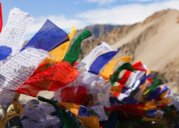 holy-flags-3859212_640