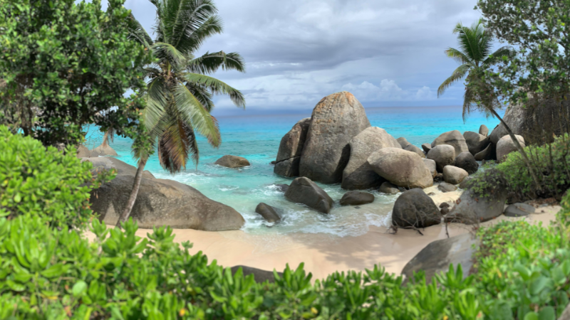 Read more about the article Seychelles Honeymoon & Luxury Travel 2025 – Your Dream Island Escape
