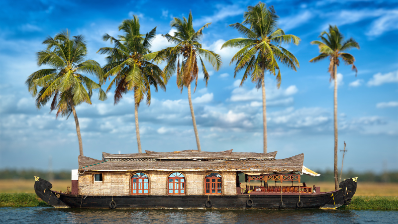 Read more about the article Kerala Tourism – Discover the Magical Land of Backwaters, Beaches & Ayurveda in 2025